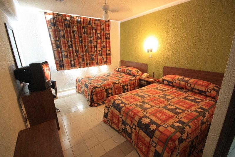 Hotel Terranova León Esterno foto