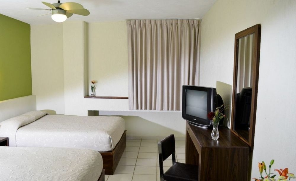 Hotel Terranova León Esterno foto