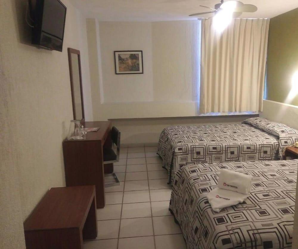 Hotel Terranova León Esterno foto